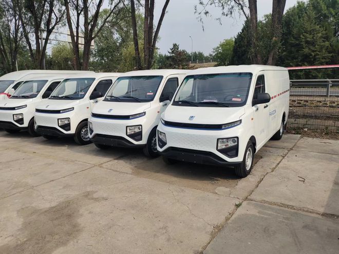 附近销售V6E货物运输面包车新能源专卖开云彩票(图1)