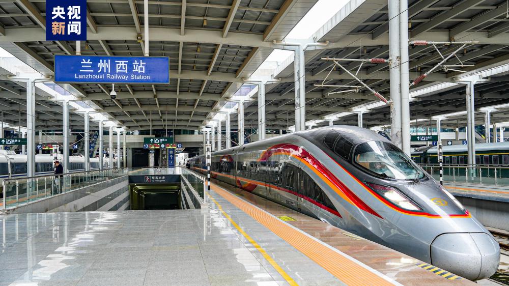 兰州铁路局明天起实施新的列车运行开云彩票图(图1)